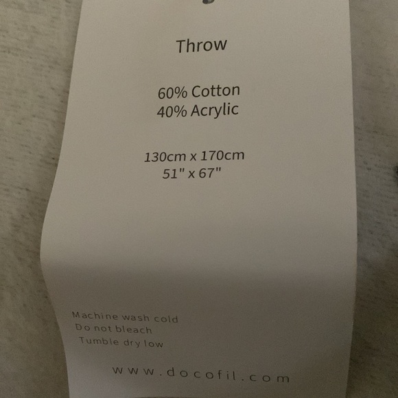 Winter Snowflake Cotton/Acrylic Throw (white/black) - Picture 4 of 4